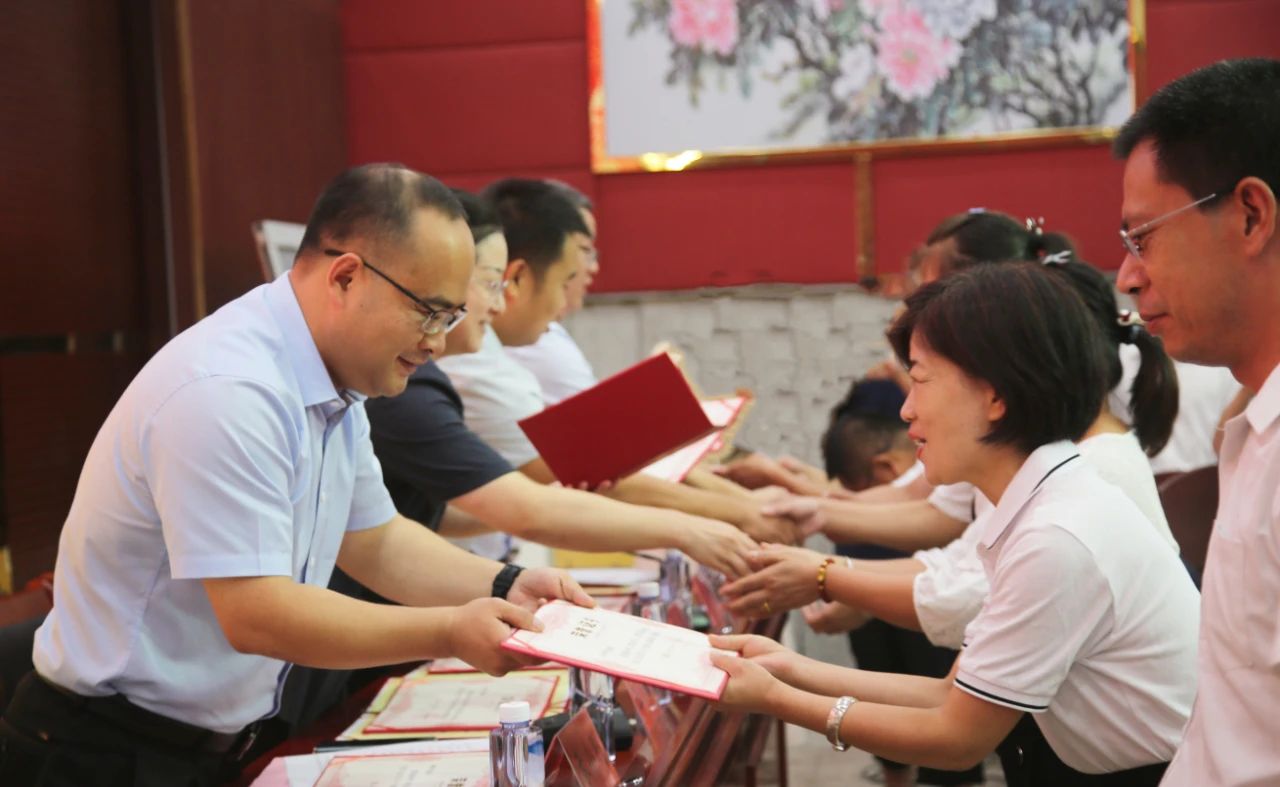 365比分 - 实时体育比分、赛事分析与数据统计