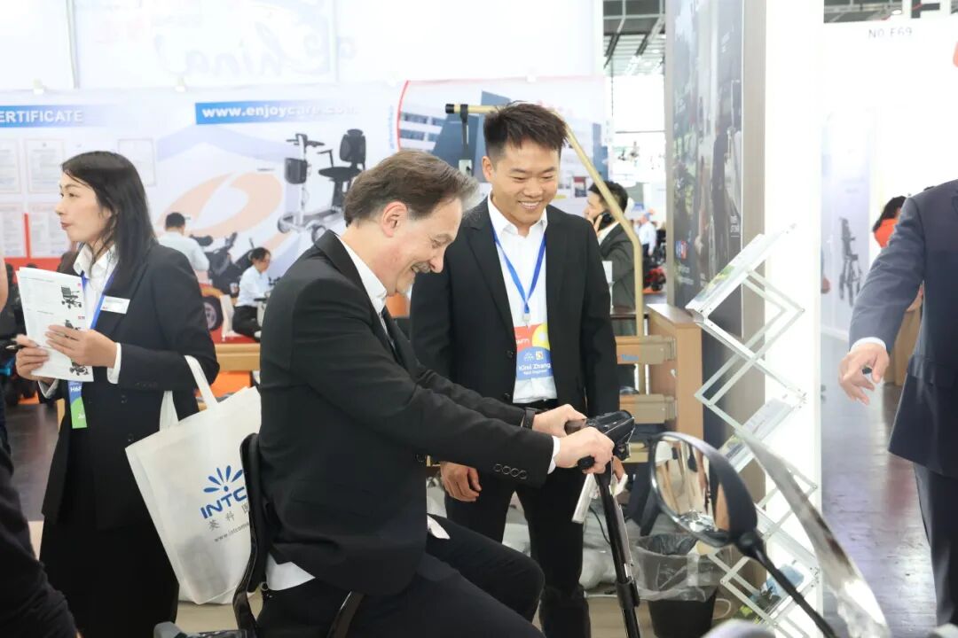 比分365医疗亮相德国REHACARE2025 展示康养器械全系列创新移动解决规划 比分365医疗亮相德国REHACARE2025 展示康养器械全系列创新移动解决规划